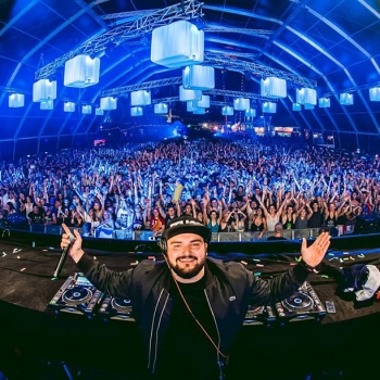 Festival Crowd Temporary Structure