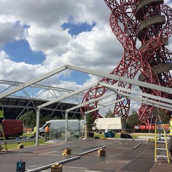 Constructing a temporary warehouse